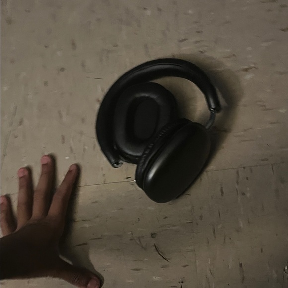Wireless Black Headphones